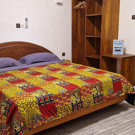 Hotel Robinson Plage Ломе Екстер'єр фото